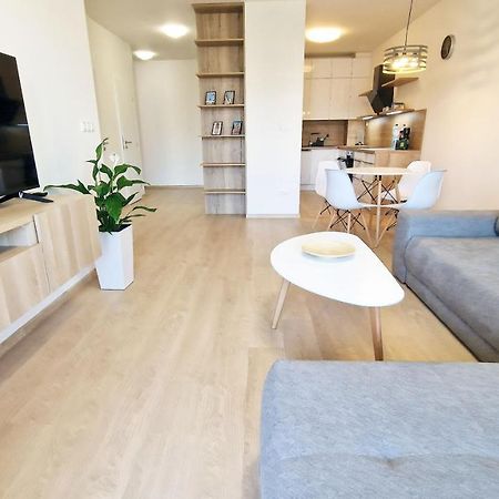 Luxo 2 Room Apartments By Bratislavatrip Экстерьер фото
