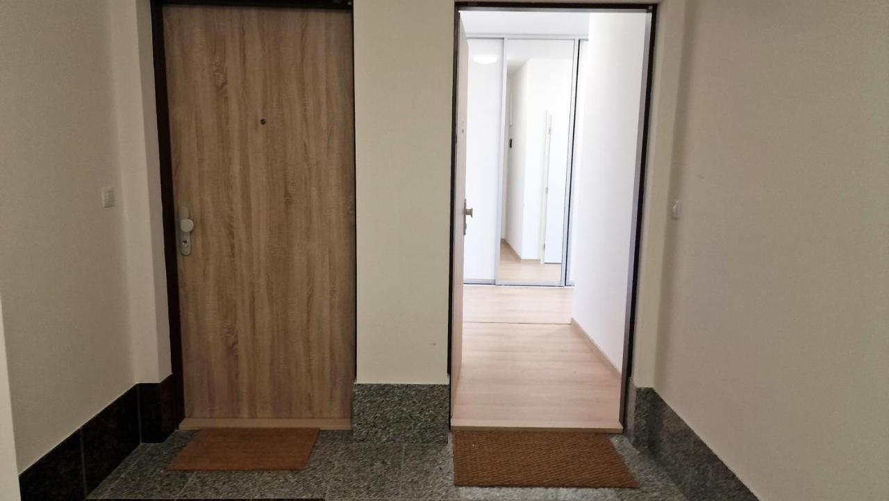 Luxo 2 Room Apartments By Bratislavatrip Экстерьер фото