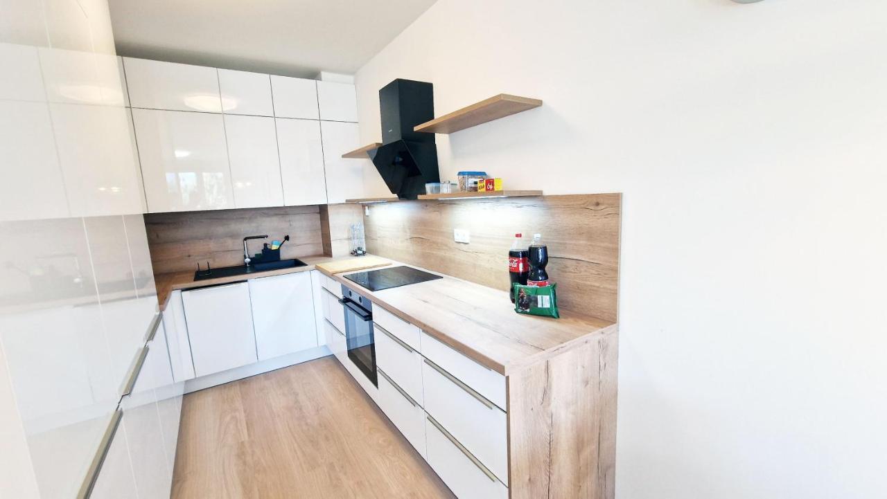 Luxo 2 Room Apartments By Bratislavatrip Экстерьер фото